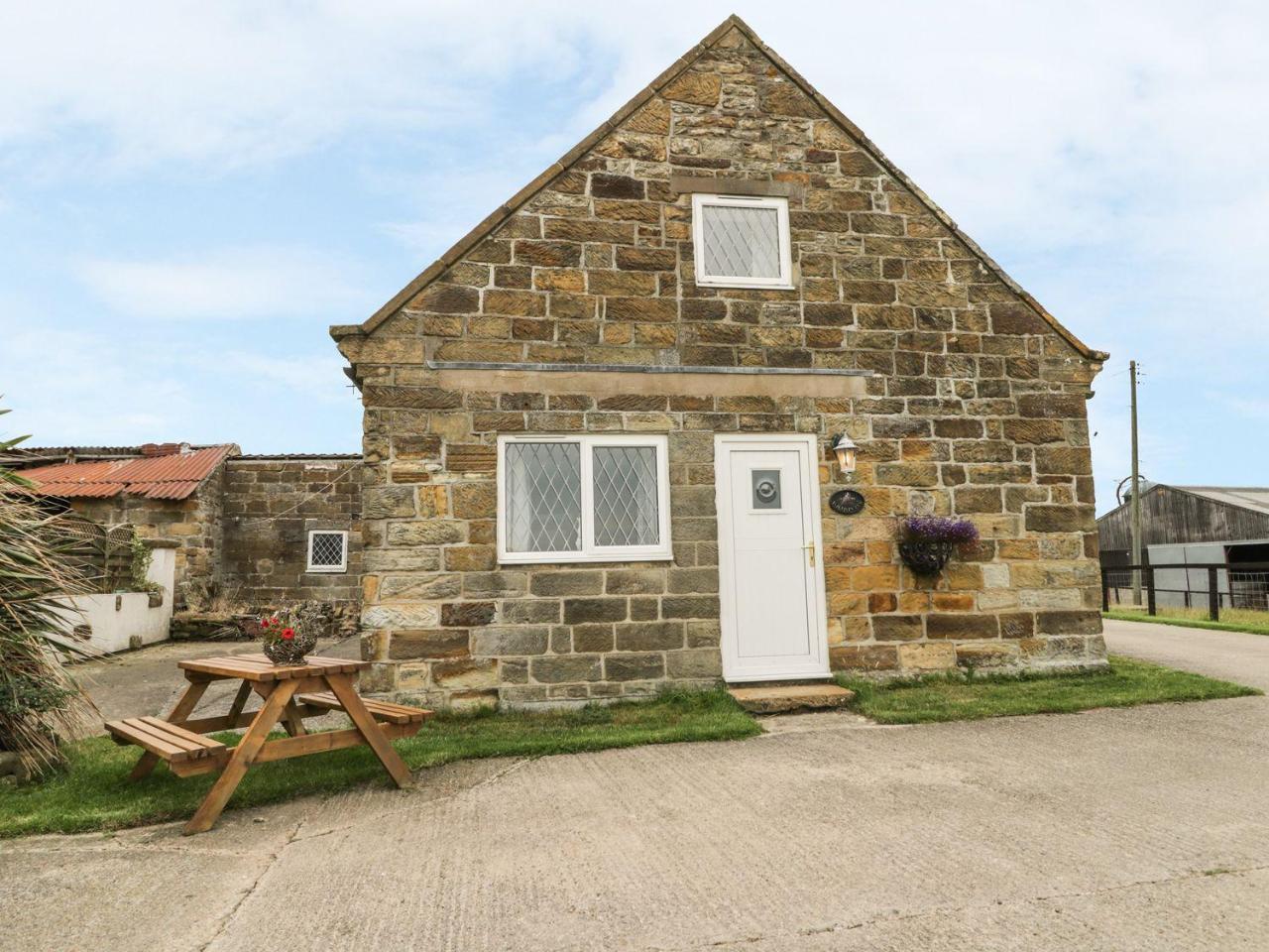 Foxhunter Cottage Уитби Экстерьер фото